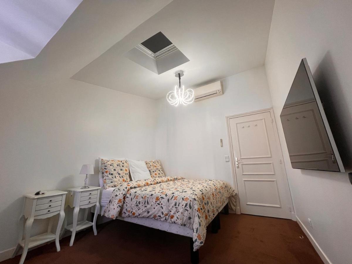 Appartement Champs-Élysées - HALA Parigi Esterno foto