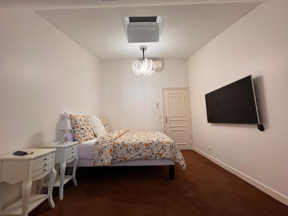 Appartement Champs-Élysées - HALA Parigi Esterno foto