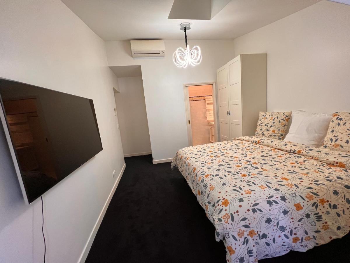Appartement Champs-Élysées - HALA Parigi Esterno foto