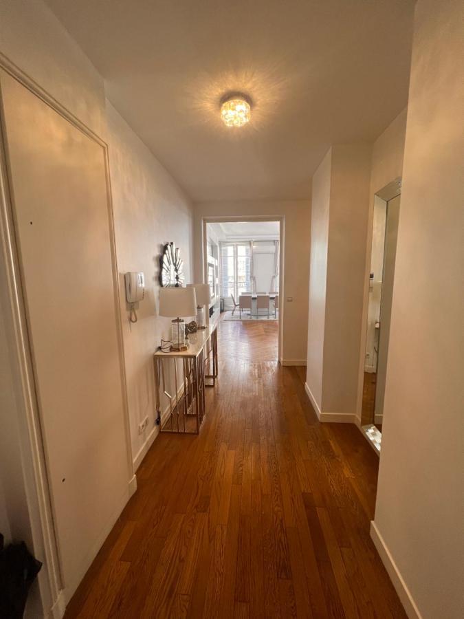 Appartement Champs-Élysées - HALA Parigi Esterno foto