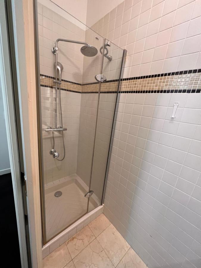 Appartement Champs-Élysées - HALA Parigi Esterno foto