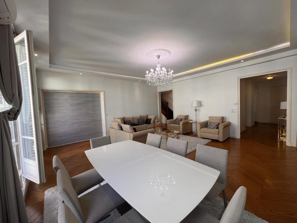 Appartement Champs-Élysées - HALA Parigi Esterno foto