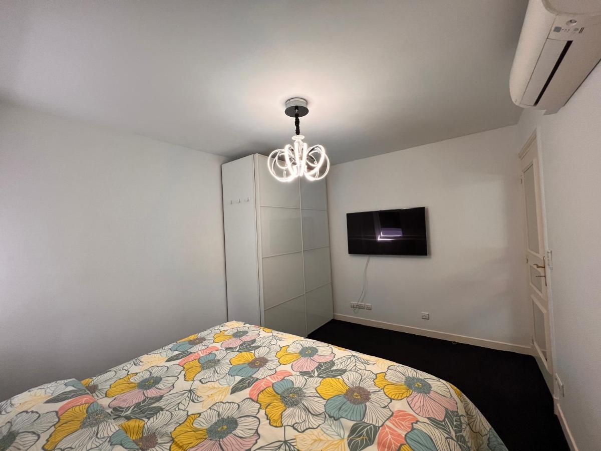 Appartement Champs-Élysées - HALA Parigi Esterno foto