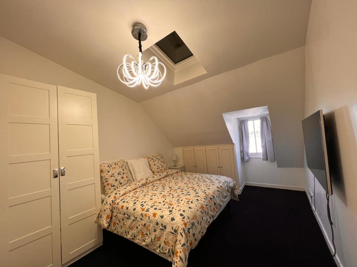 Appartement Champs-Élysées - HALA Parigi Esterno foto
